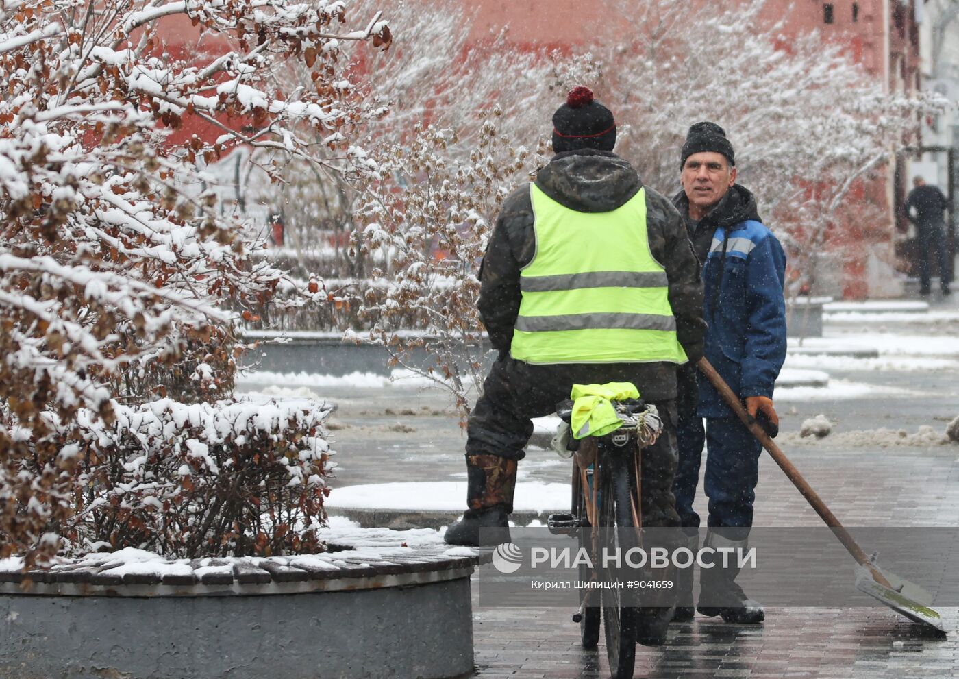 Последствия снегопада в Иркутске