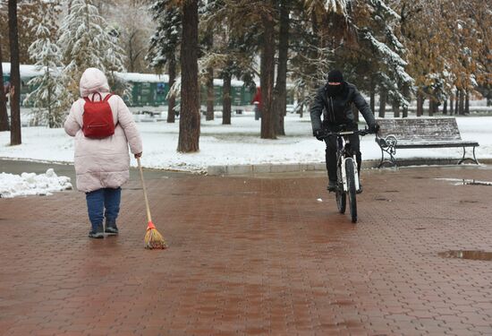 Последствия снегопада в Иркутске 