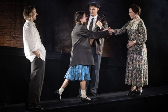 Спектакль "Первая любовь последнего года" в театре им. Евгения Вахтангова