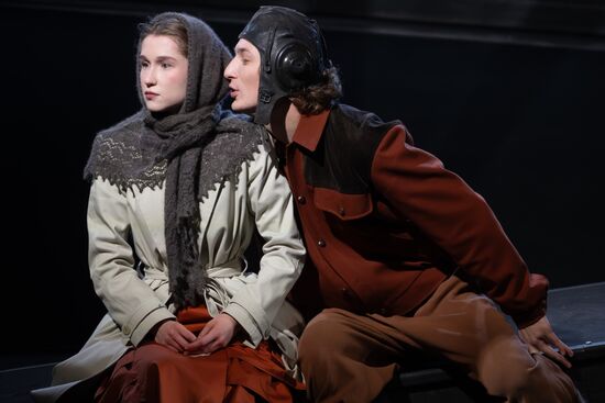 Спектакль "Первая любовь последнего года" в театре им. Евгения Вахтангова