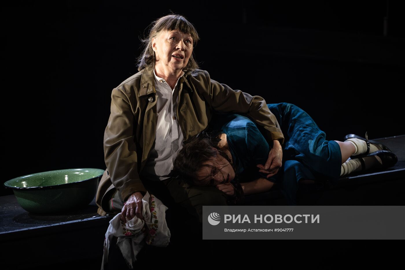 Спектакль "Первая любовь последнего года" в театре им. Евгения Вахтангова