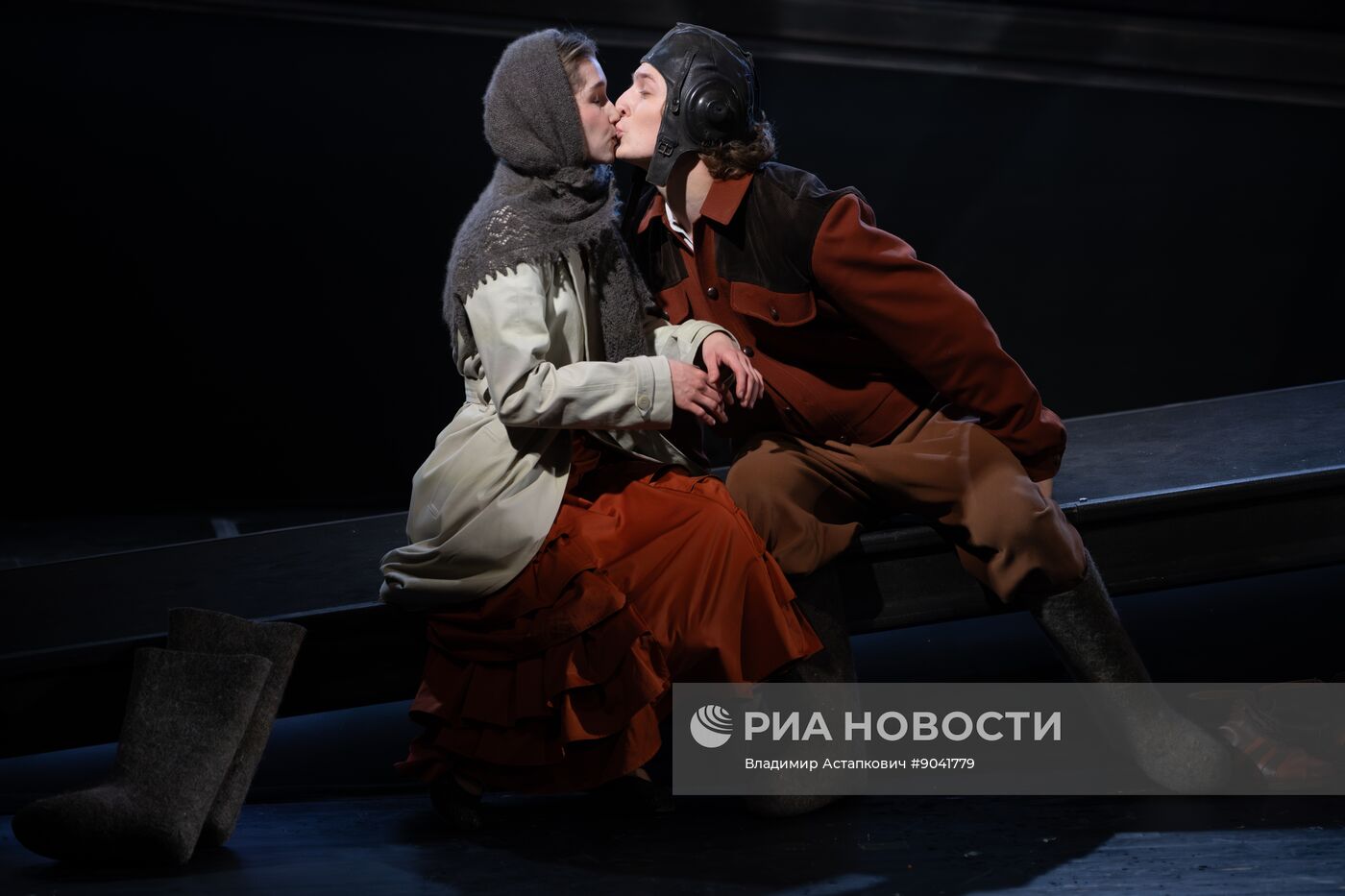 Спектакль "Первая любовь последнего года" в театре им. Евгения Вахтангова