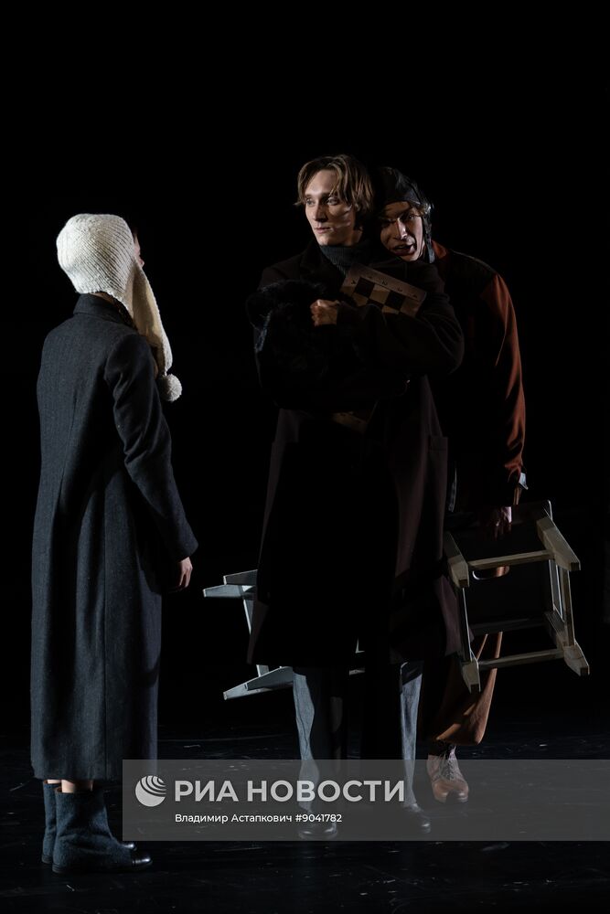 Спектакль "Первая любовь последнего года" в театре им. Евгения Вахтангова