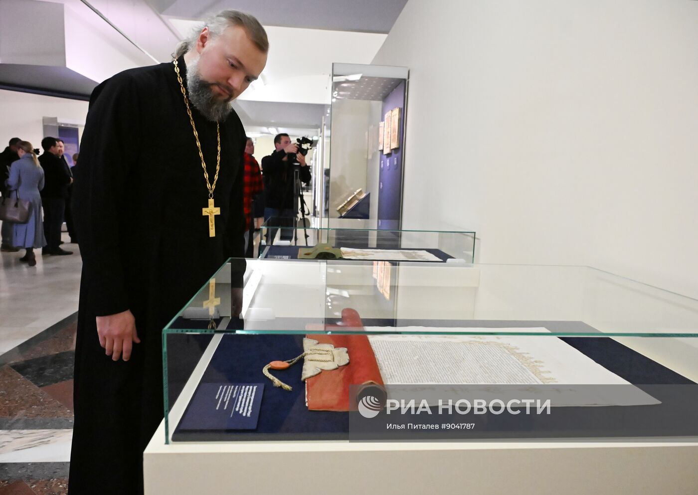 Выставка "Святая обитель: к 600-летию Соловецкого монастыря"