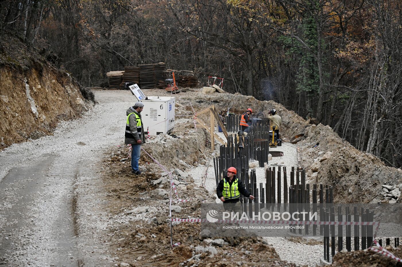 В Крыму ведется ремонт дороги на Ай-Петри