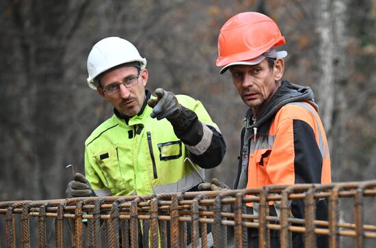 В Крыму ведется ремонт дороги на Ай-Петри 