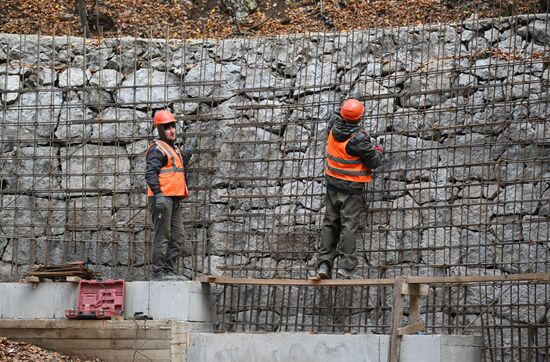 В Крыму ведется ремонт дороги на Ай-Петри 