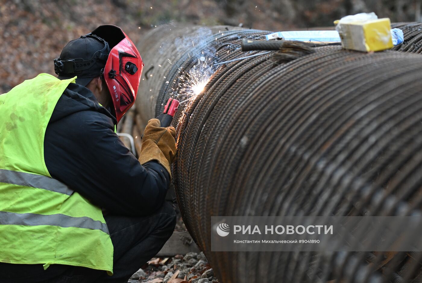 В Крыму ведется ремонт дороги на Ай-Петри 