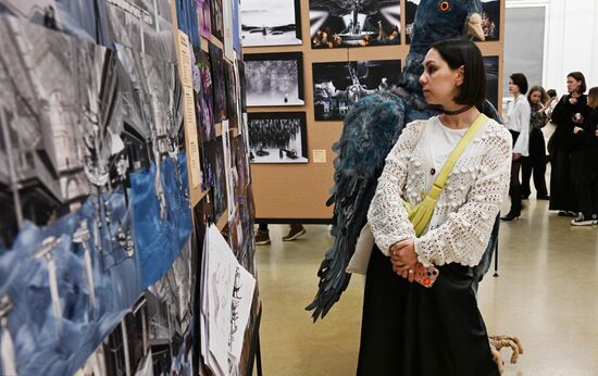 Выставка московских театральных художников "Итоги сезона №62"