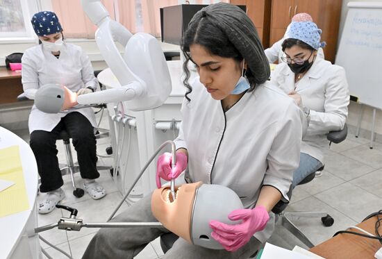 Обучение студентов Пироговском университете 