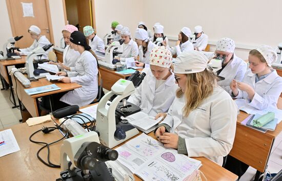 Обучение студентов Пироговском университете 