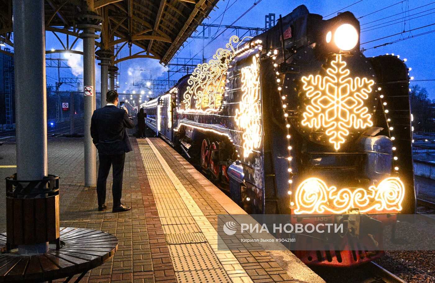 Поезд Деда Мороза проехал по МЦК