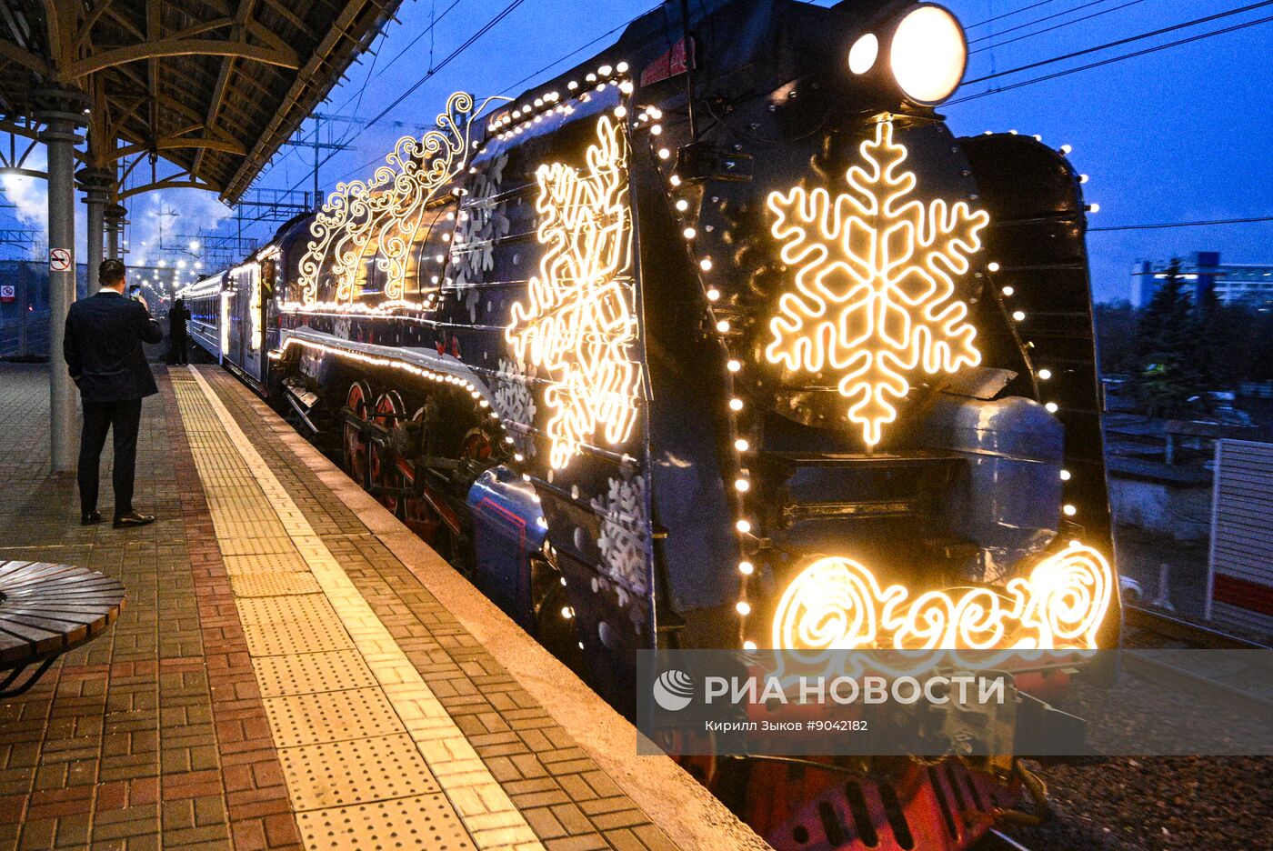 Поезд Деда Мороза проехал по МЦК