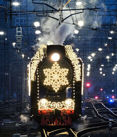 Поезд Деда Мороза проехал по МЦК