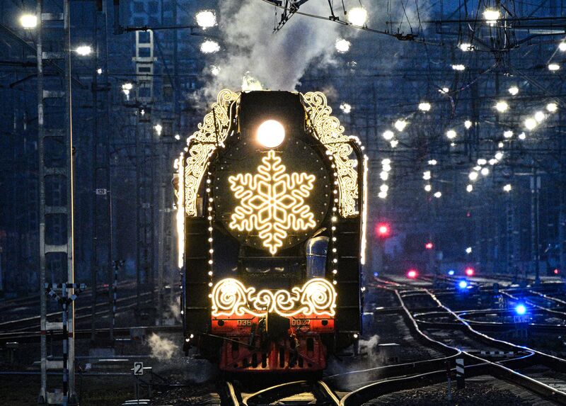 Поезд Деда Мороза проехал по МЦК