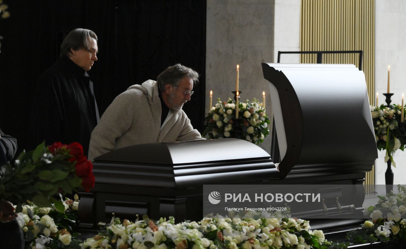 Прощание с телеведущим Юрием Николаевым