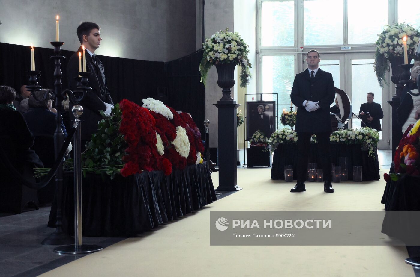 Прощание с телеведущим Юрием Николаевым