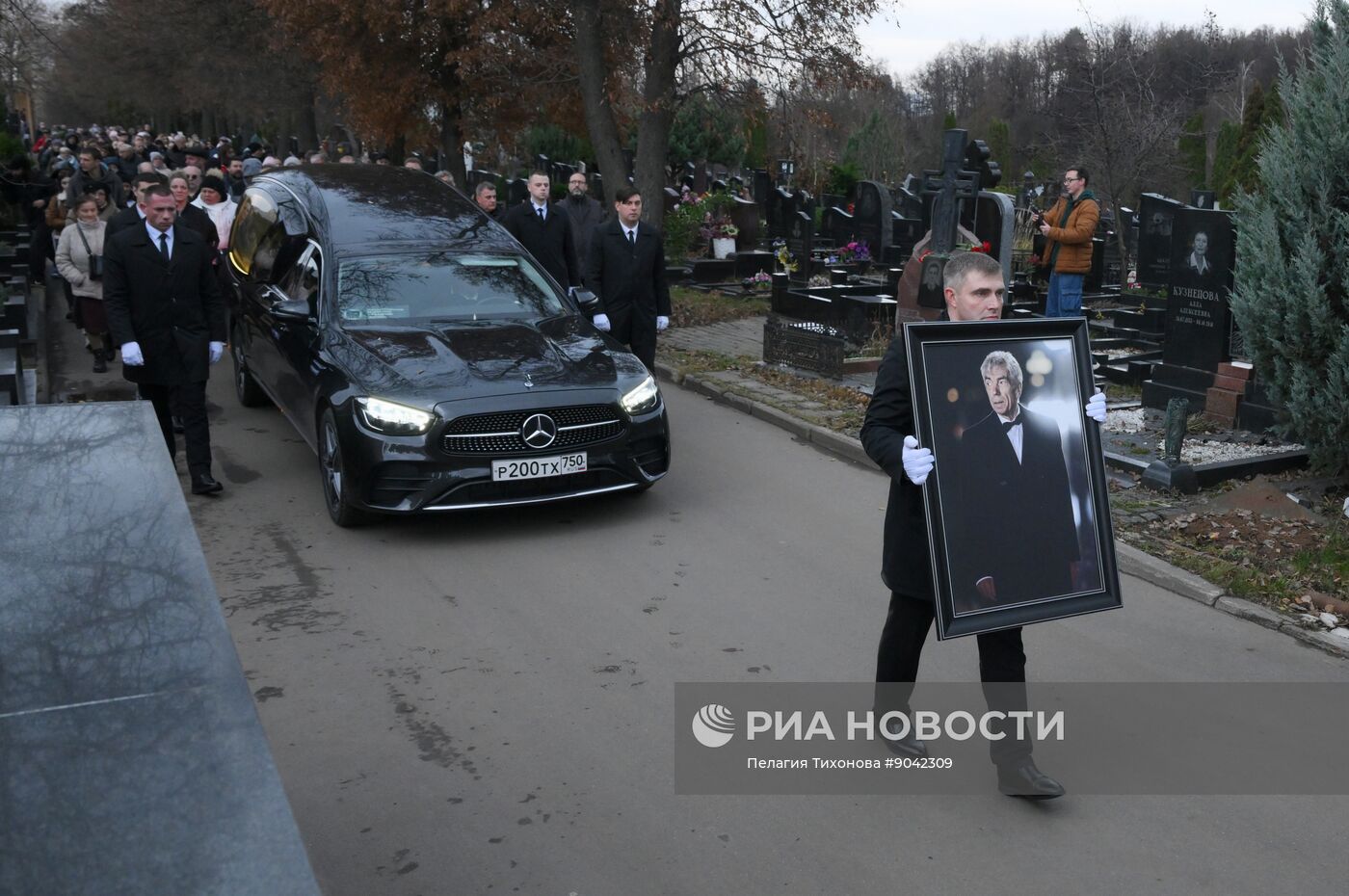 Прощание с телеведущим Юрием Николаевым