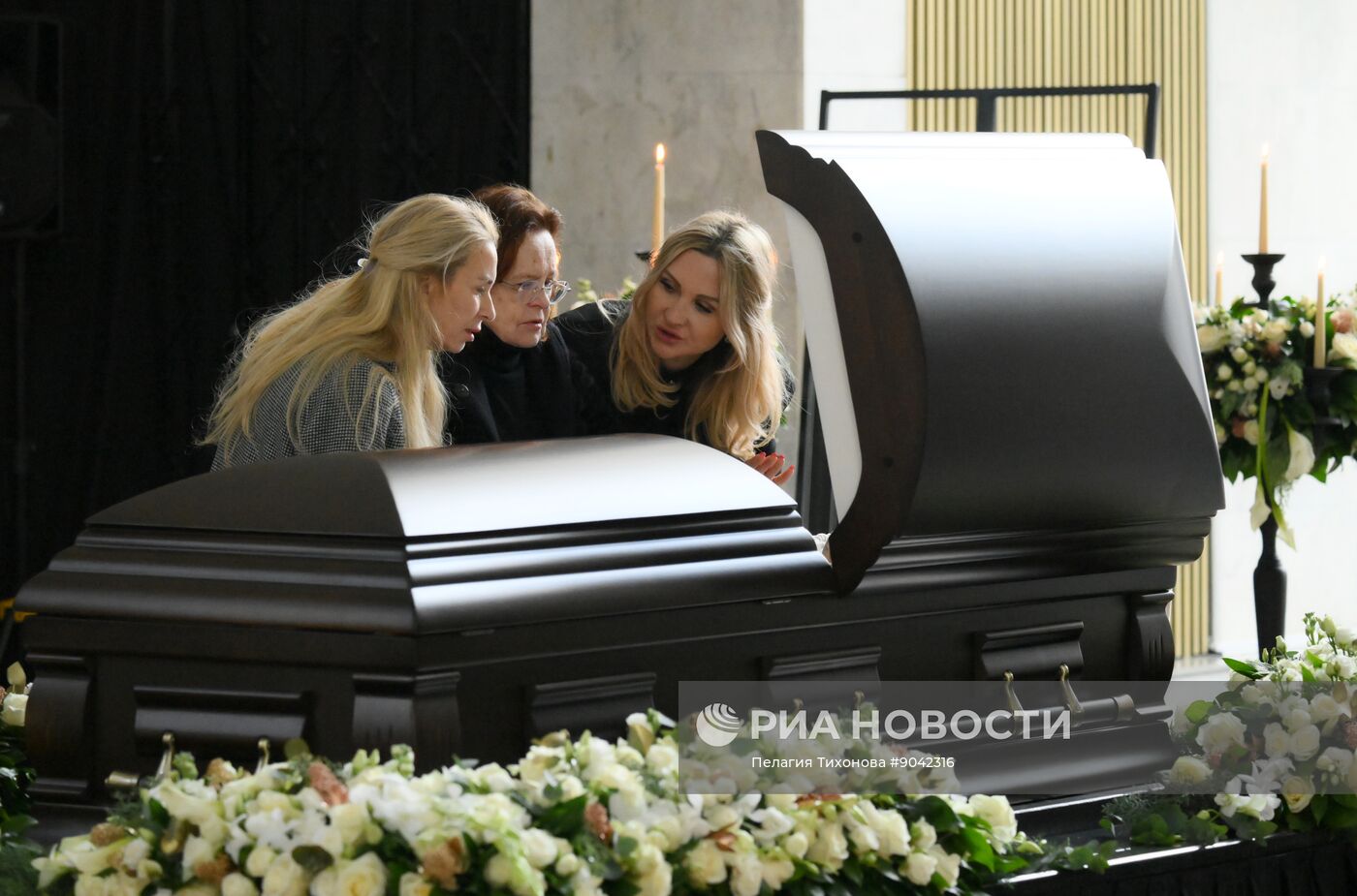 Прощание с телеведущим Юрием Николаевым