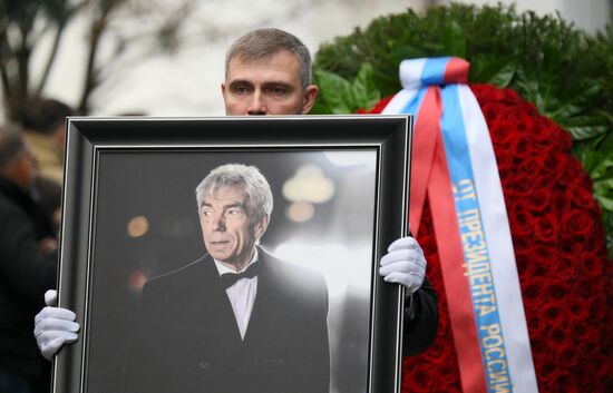 Прощание с телеведущим Юрием Николаевым