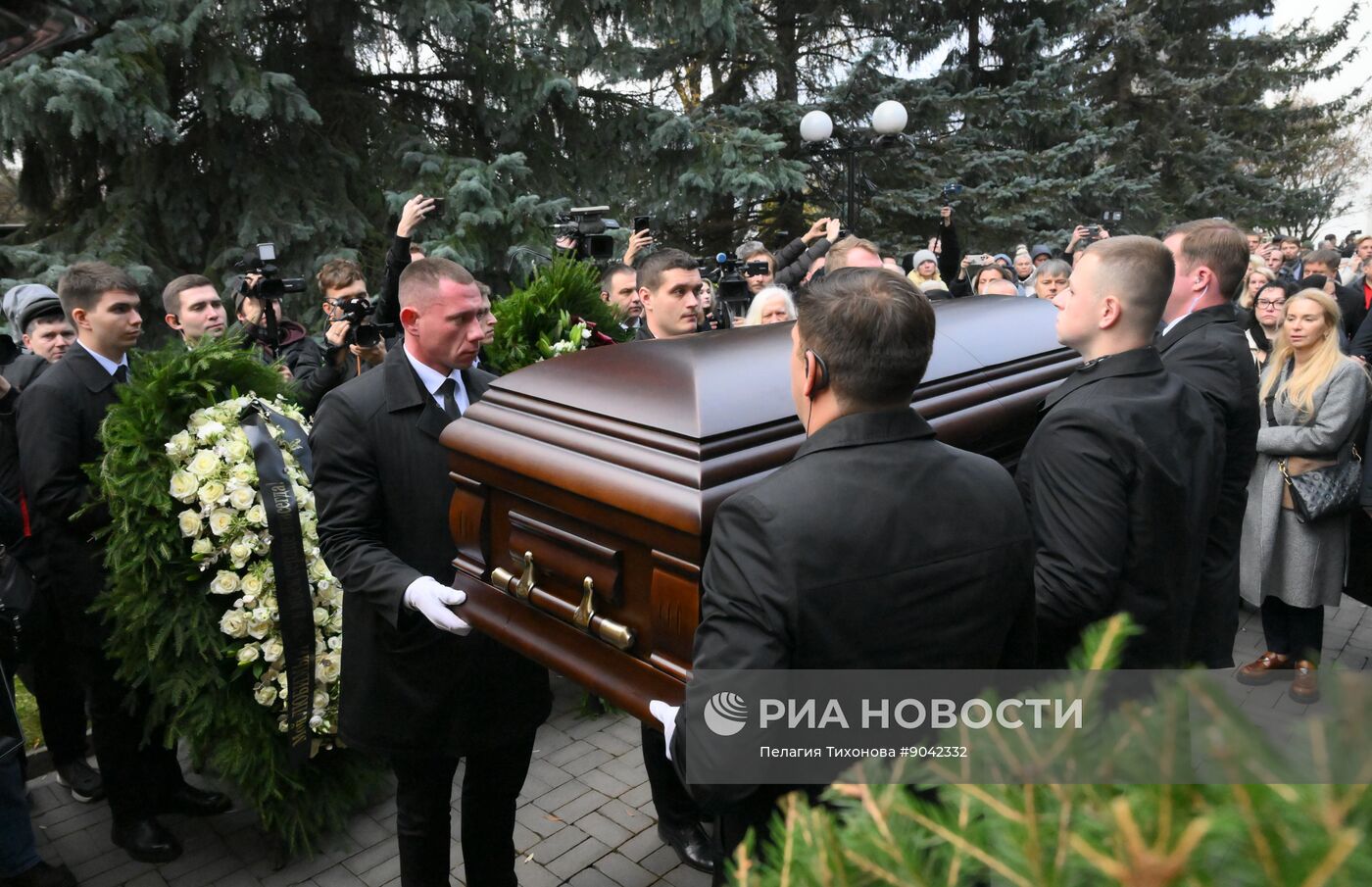 Прощание с телеведущим Юрием Николаевым