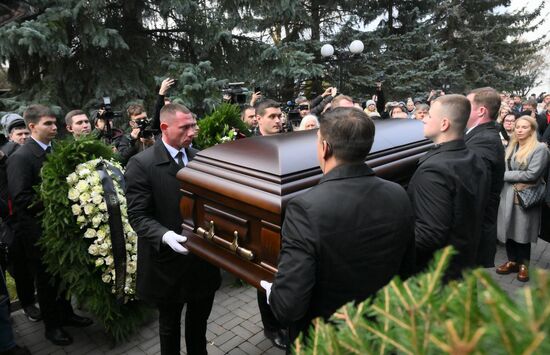 Прощание с телеведущим Юрием Николаевым