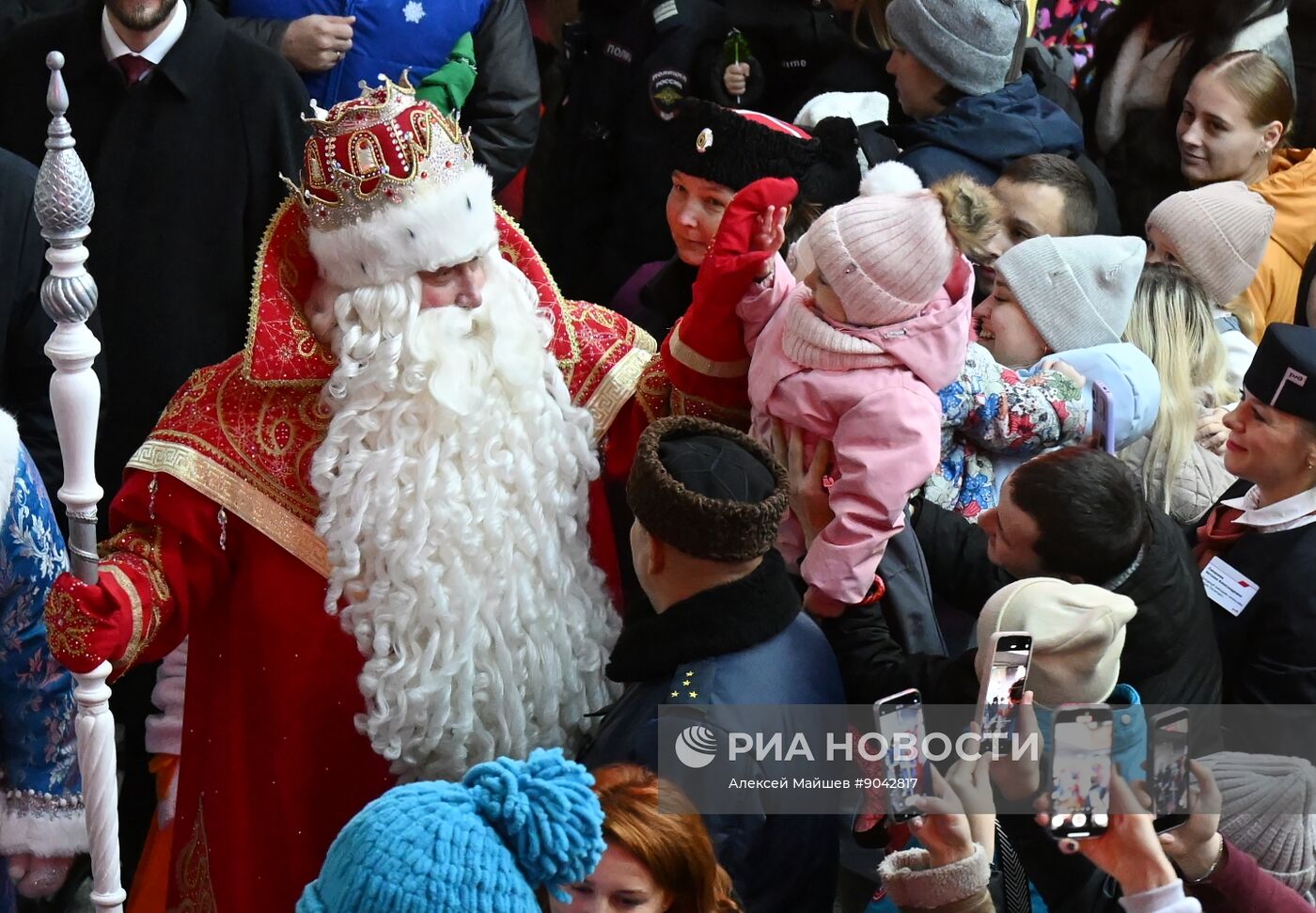 Отправление поезда Деда Мороза из Великого Устюга