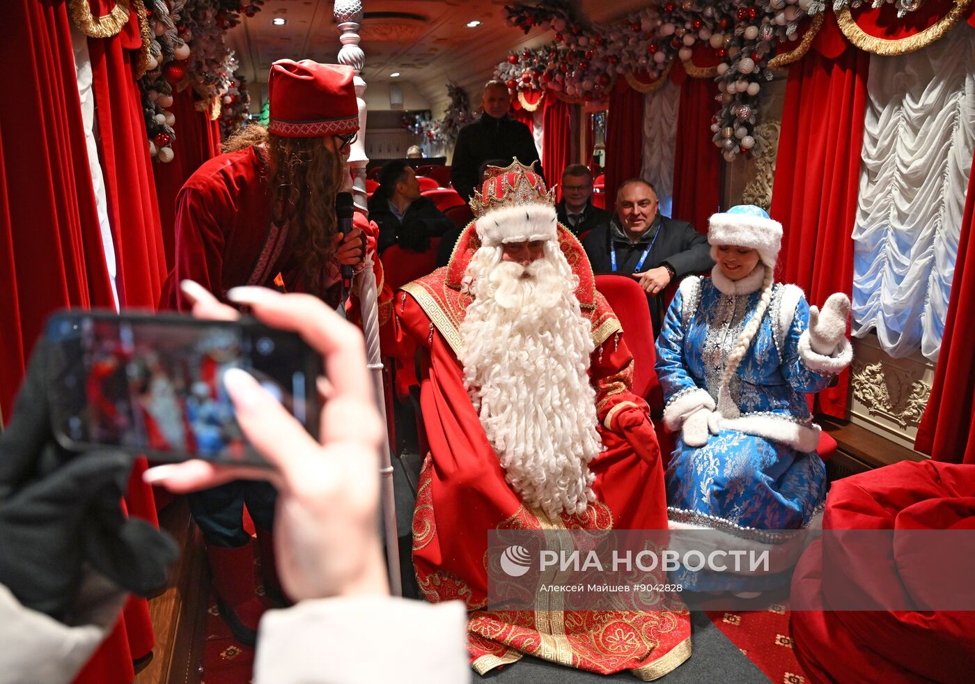 Отправление поезда Деда Мороза из Великого Устюга