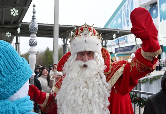 Отправление поезда Деда Мороза из Великого Устюга