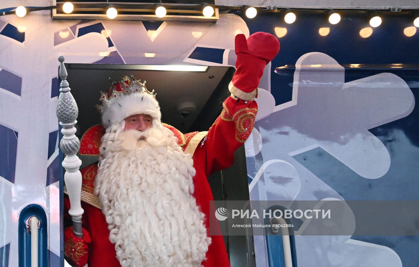 Отправление поезда Деда Мороза из Великого Устюга