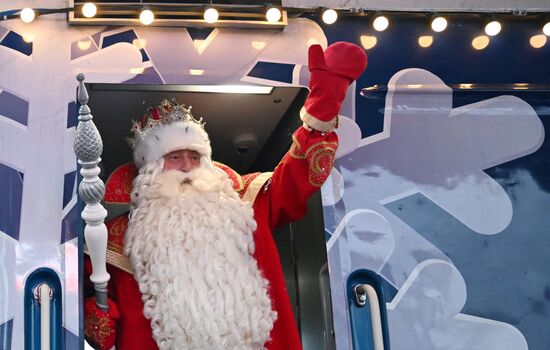 Отправление поезда Деда Мороза из Великого Устюга