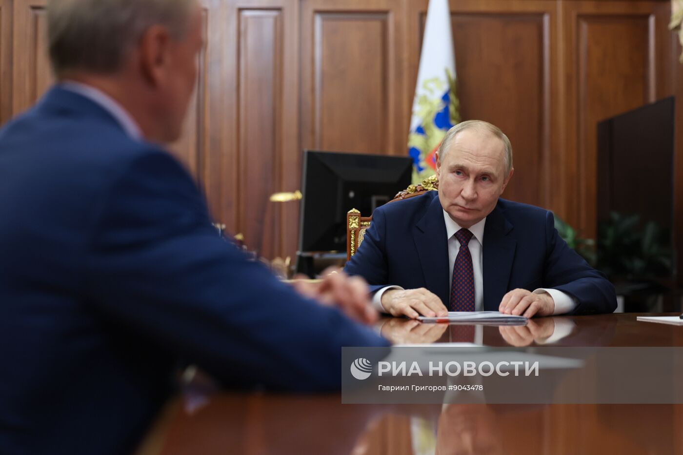 Президент Владимир Путин встретился с главой Сбербанка Германом Грефом