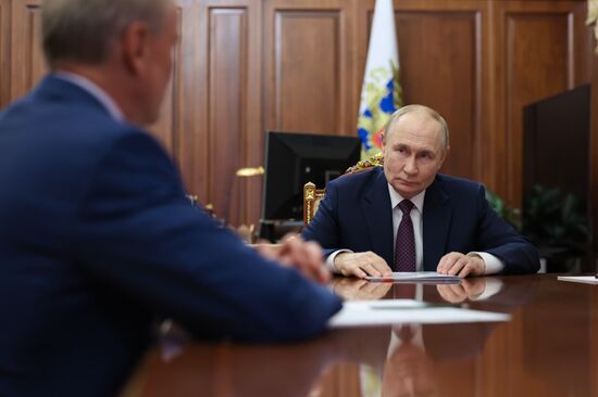 Президент Владимир Путин встретился с главой Сбербанка Германом Грефом