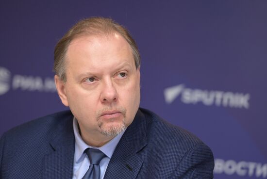 Видеомост Москва - Тбилиси - Душанбе, посвященный 15-летию Евразийского центра имени Льва Гумилёва