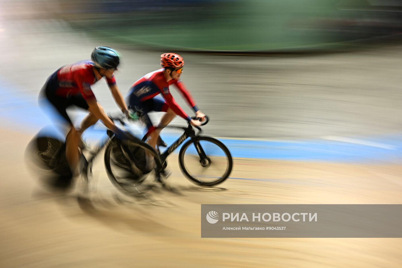 Велогонка на треке в Омске