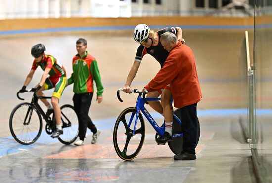 Велогонка на треке в Омске