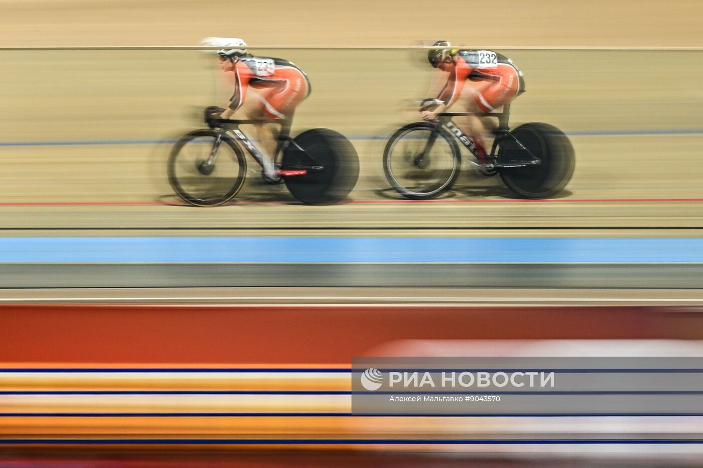 Велогонка на треке в Омске