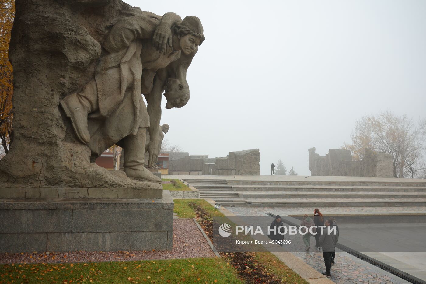 Мемориальный комплекс "Героям Сталинградской битвы" в Волгограде