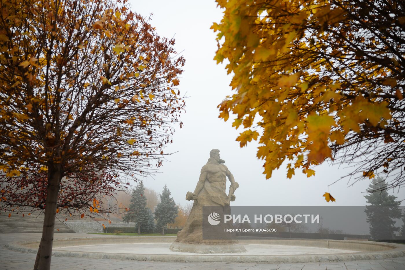 Мемориальный комплекс "Героям Сталинградской битвы" в Волгограде