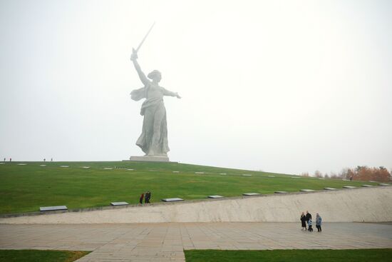 Мемориальный комплекс "Героям Сталинградской битвы" в Волгограде