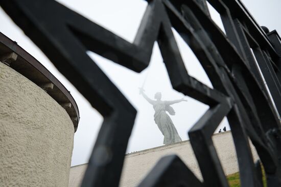 Мемориальный комплекс "Героям Сталинградской битвы" в Волгограде