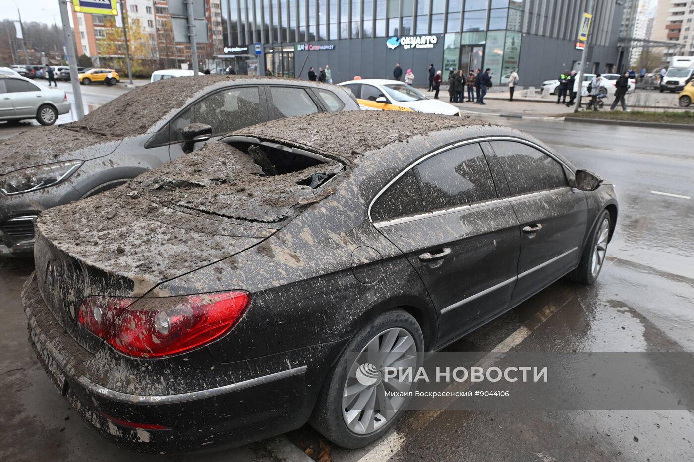 Обрушение конструкции демонтируемого горнолыжного комплекса на проезжую часть в Красногорске