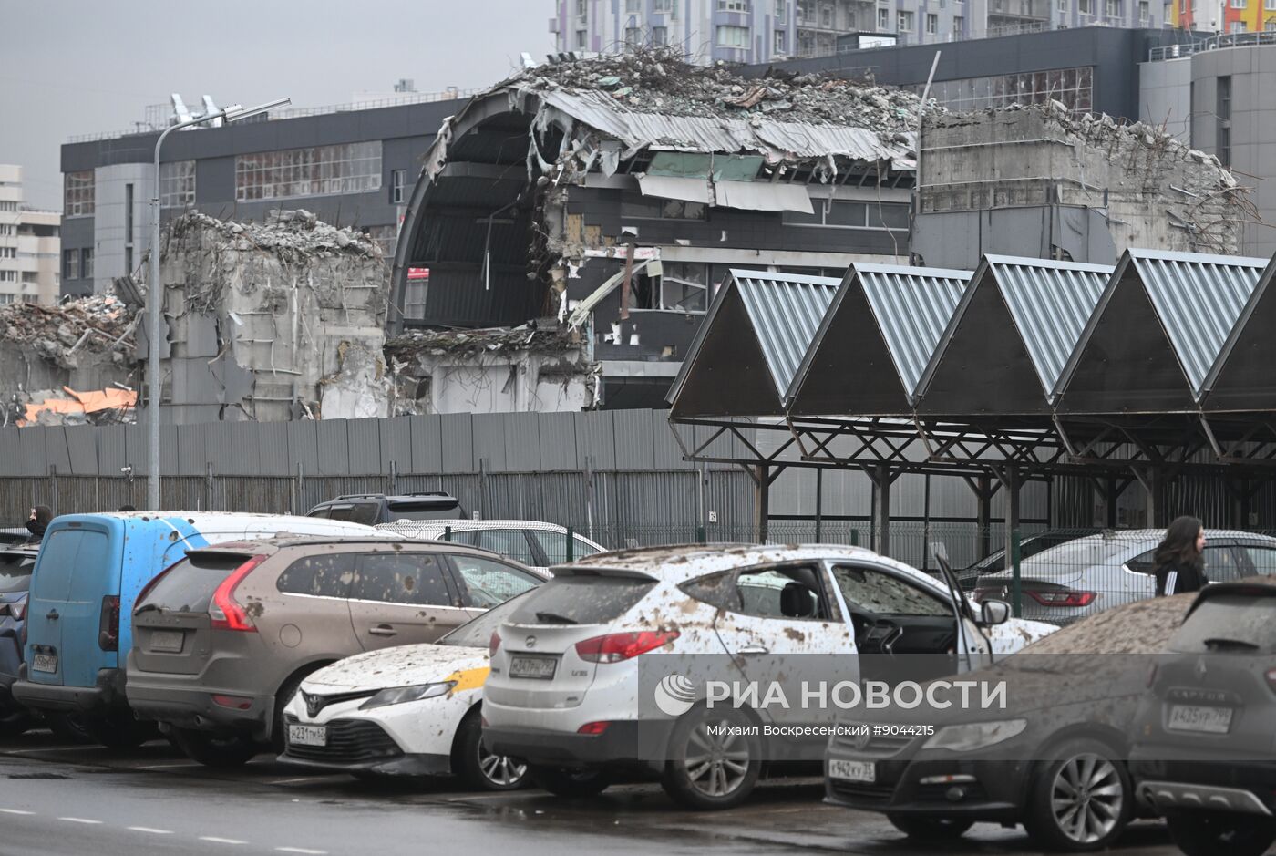 Обрушение конструкции горнолыжного комплекса "Снежком" в Красногорске