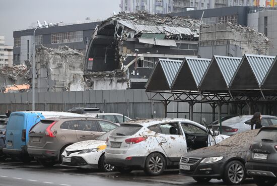 Обрушение конструкции горнолыжного комплекса "Снежком" в Красногорске