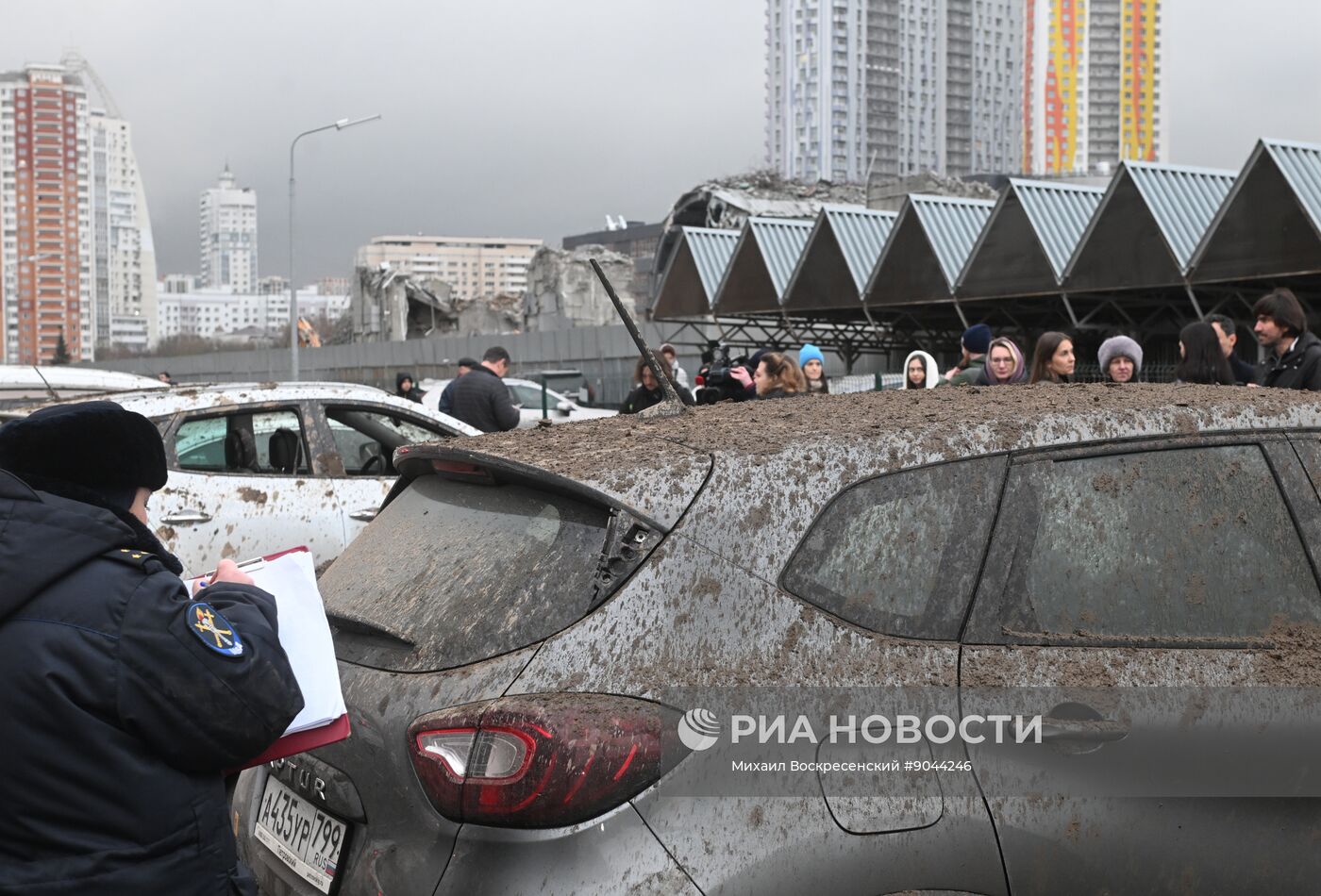 Обрушение конструкции горнолыжного комплекса "Снежком" в Красногорске