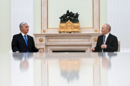 Президент Владимир Путин провел переговоры с президентом Казахстана Касым-Жомартом Токаевым