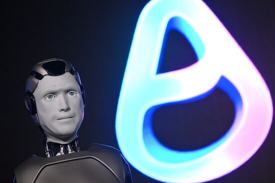 Презентация первого российского антропоморфного робота с ИИ