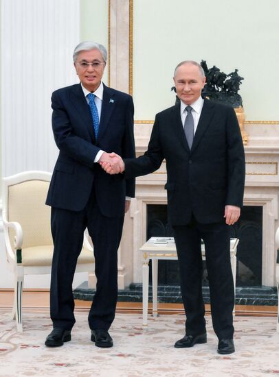Президент Владимир Путин провел переговоры с президентом Казахстана Касым-Жомартом Токаевым