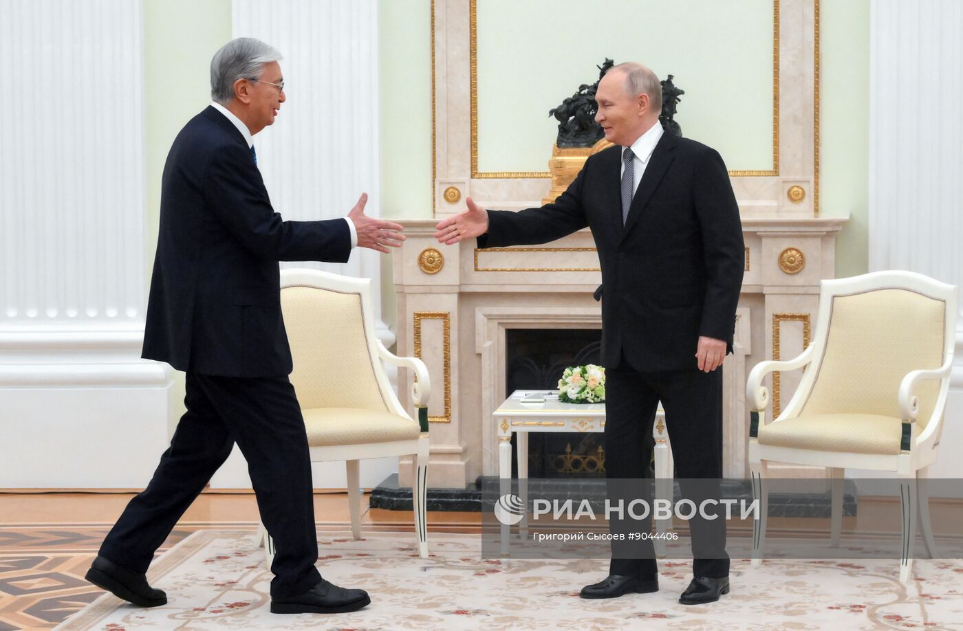 Президент Владимир Путин провел переговоры с президентом Казахстана Касым-Жомартом Токаевым