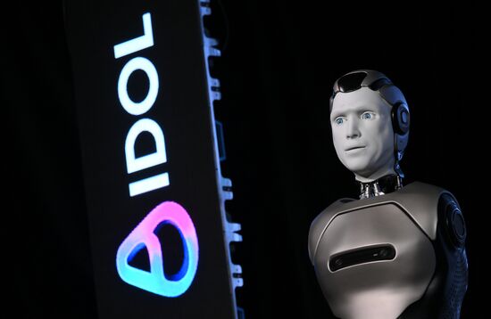 Презентация первого российского антропоморфного робота с ИИ